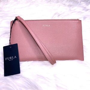 💥Host Pick💥NEW FURLA Leather Wristlet/Clutch